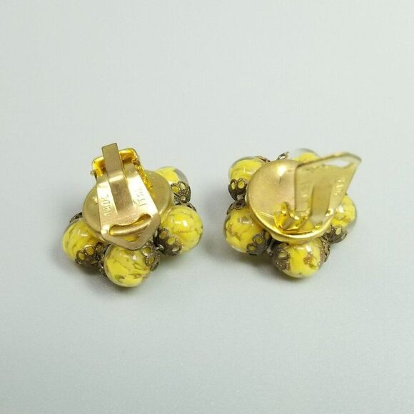 Vintage Made in Italy Bright Yellow Glass Beaded Cluster Clip On Earrings - Picture 3 of 7